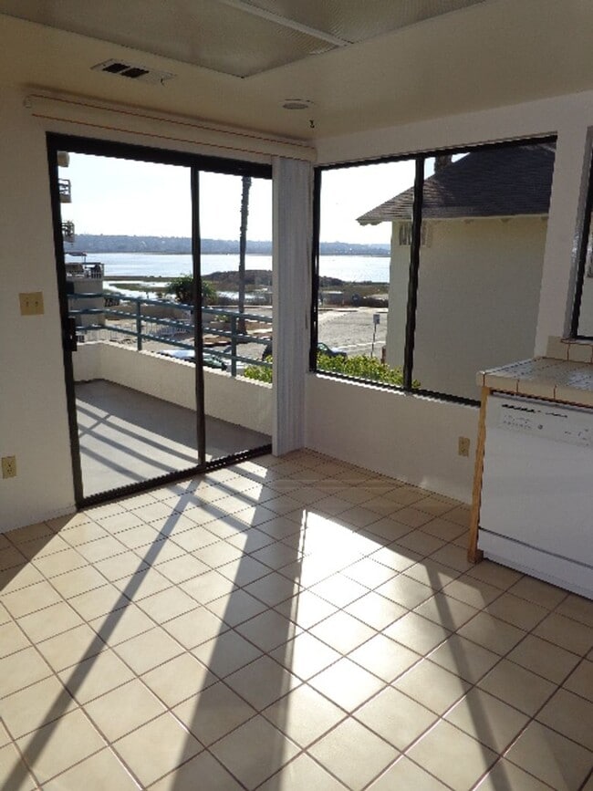 Building Photo - m390 - Lindboe