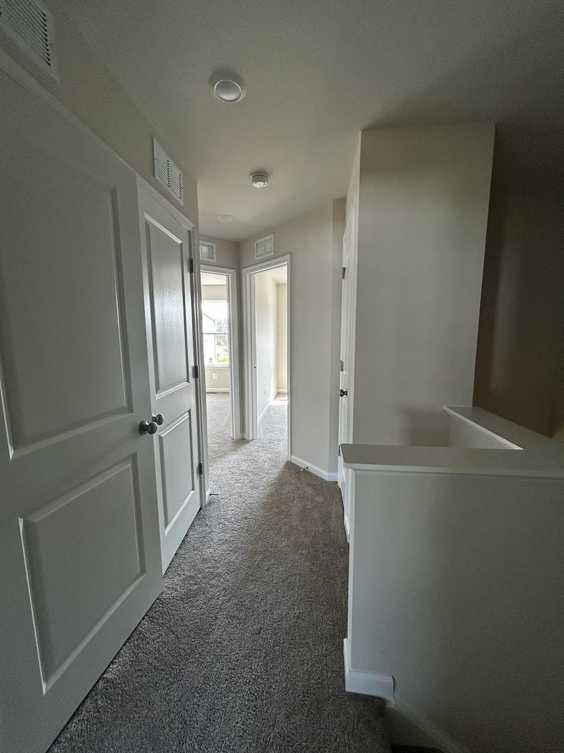 Building Photo - 8772 Whitman Dr