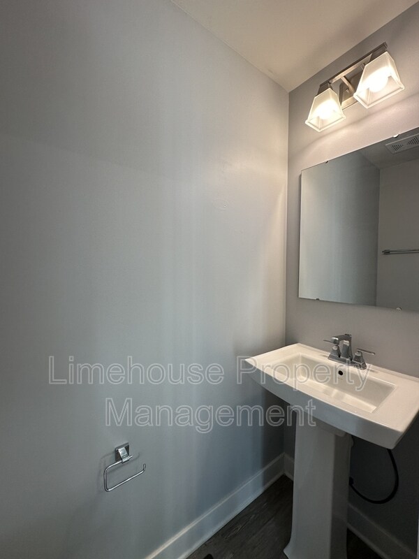 Building Photo - 1738 Foremast Loop