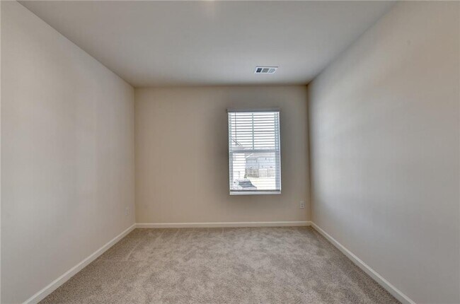 Building Photo - 31 Valleywood Ct
