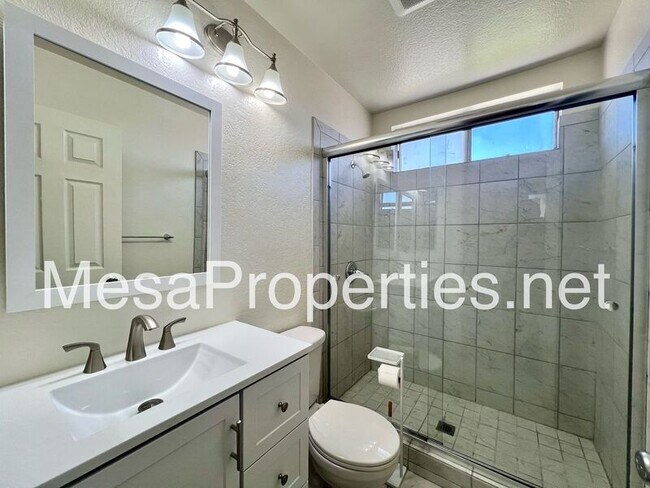 Building Photo - 11321 Oakwood Dr