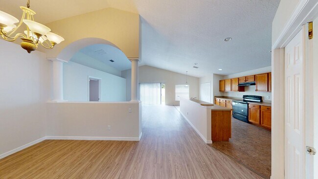 Building Photo - Beautiful 4Bed/ 2Bath Home in Doral Pointe...