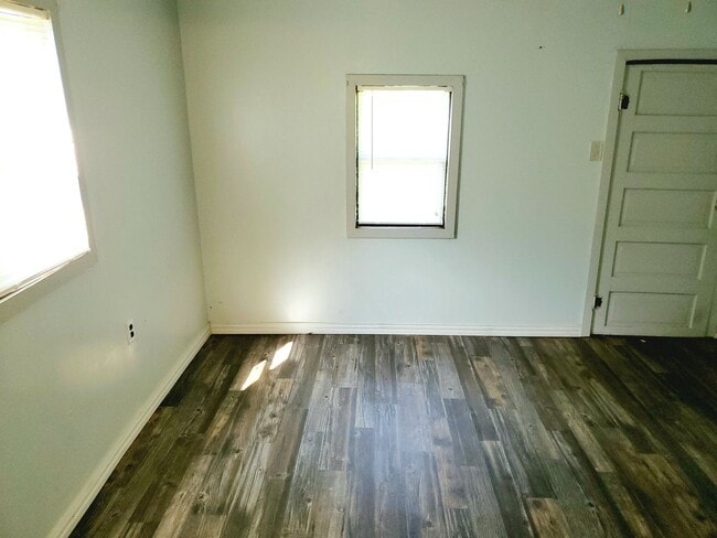 Building Photo - Cute Cottage | Burkburnett