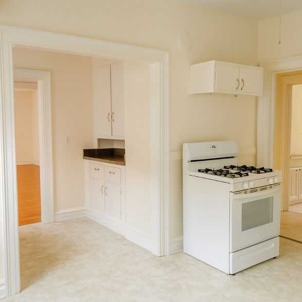 Building Photo - 10 Walden St