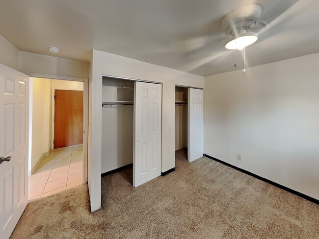Building Photo - 107 E 16th Ave