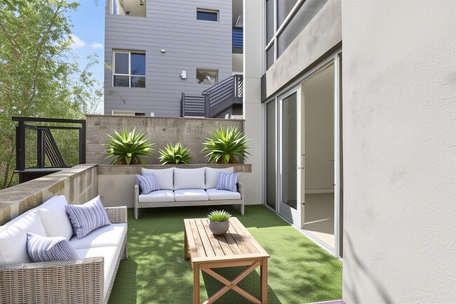 Building Photo - 4111 W Sunset Blvd