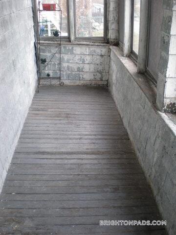 Building Photo - 225 Parsons St