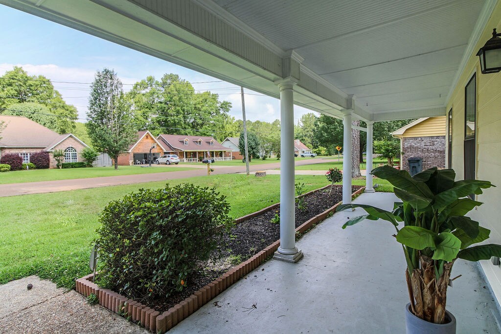 Building Photo - 87 Aileen Dr