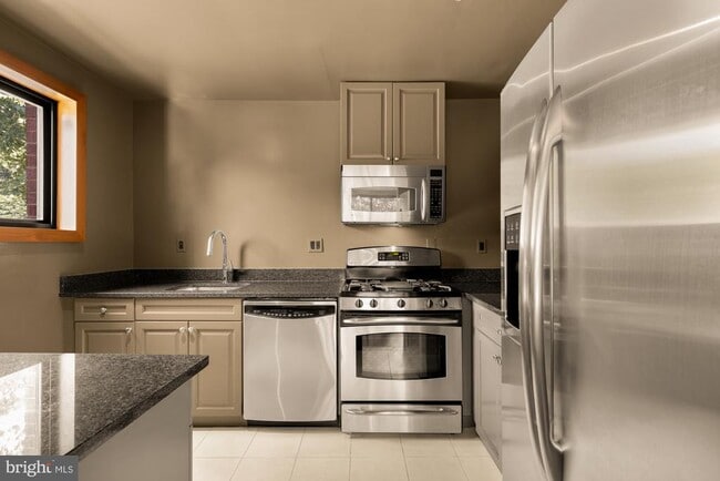 Building Photo - 2725 39th St NW