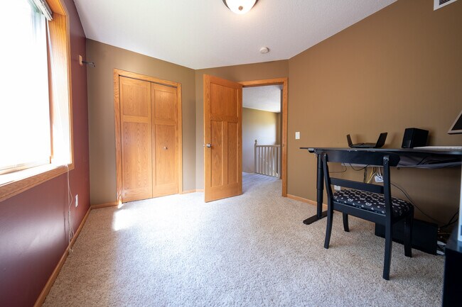 Building Photo - 15863 Kendale Dr