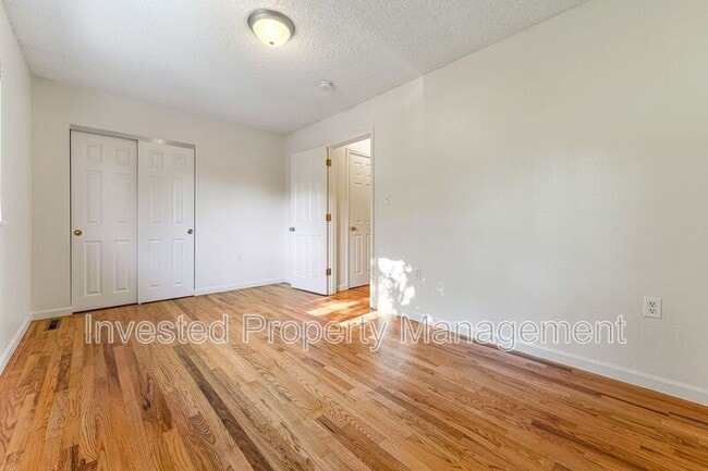 Building Photo - 588 S Eaton St