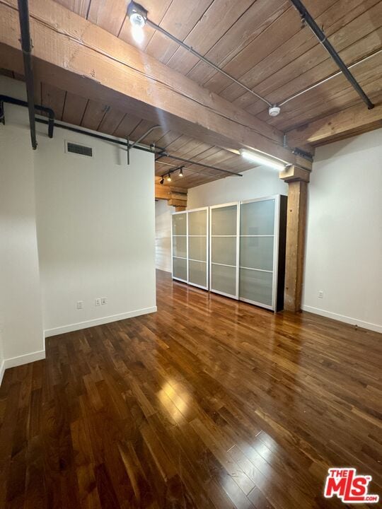 Building Photo - 530 S Hewitt St