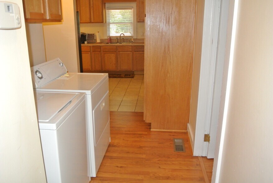 Building Photo - 623 Old Salem Rd