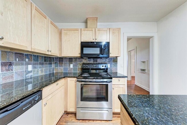 Building Photo - 3106 King St