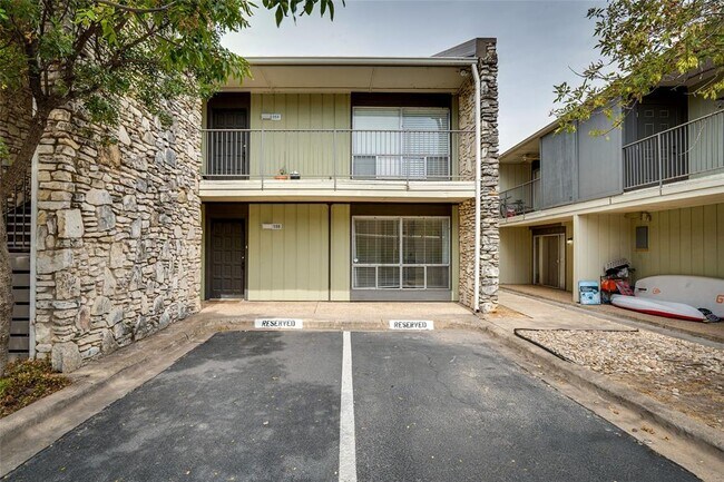 Primary Photo - 500 E Riverside Dr