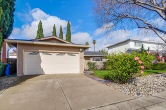 Building Photo - Beautifully Updated 3 Bed 2 Bath Home in Prime Milpitas Location!