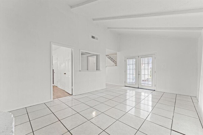 Building Photo - 13930 New Village Ln