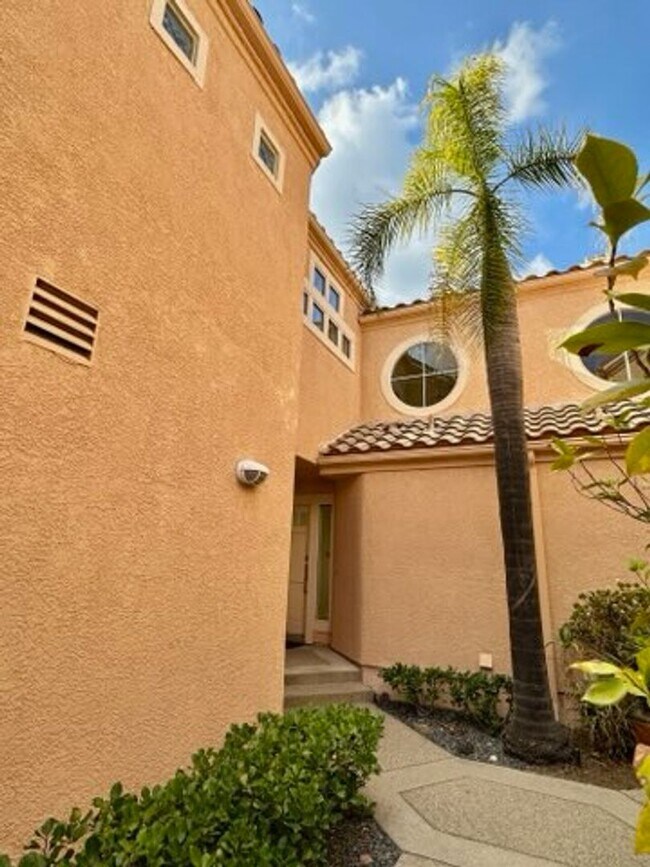 Building Photo - Beautiful home located in the coveted Rancho San Rafael area of Glendale