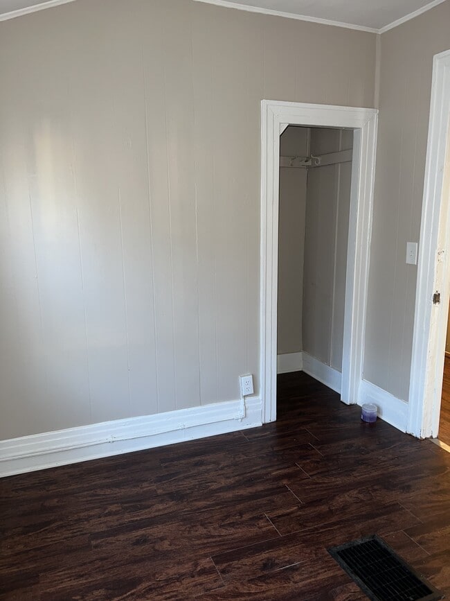 Building Photo - 367 Hawley St