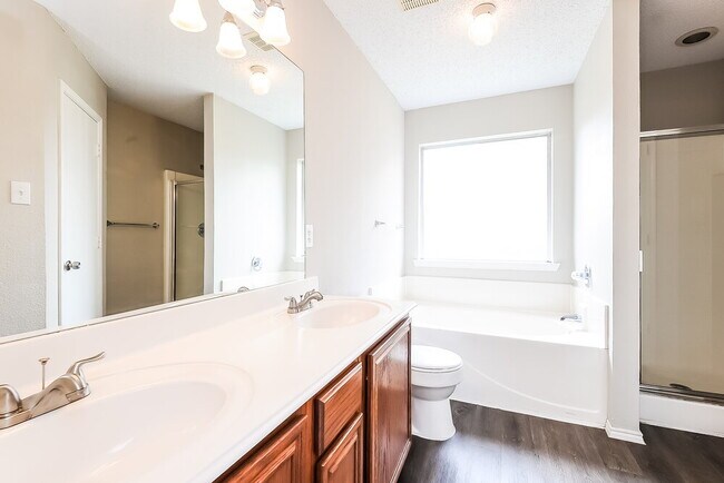 Building Photo - 10244 Cypress Hills Dr