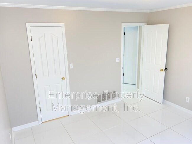 Building Photo - 5662 Morning Flower Dr
