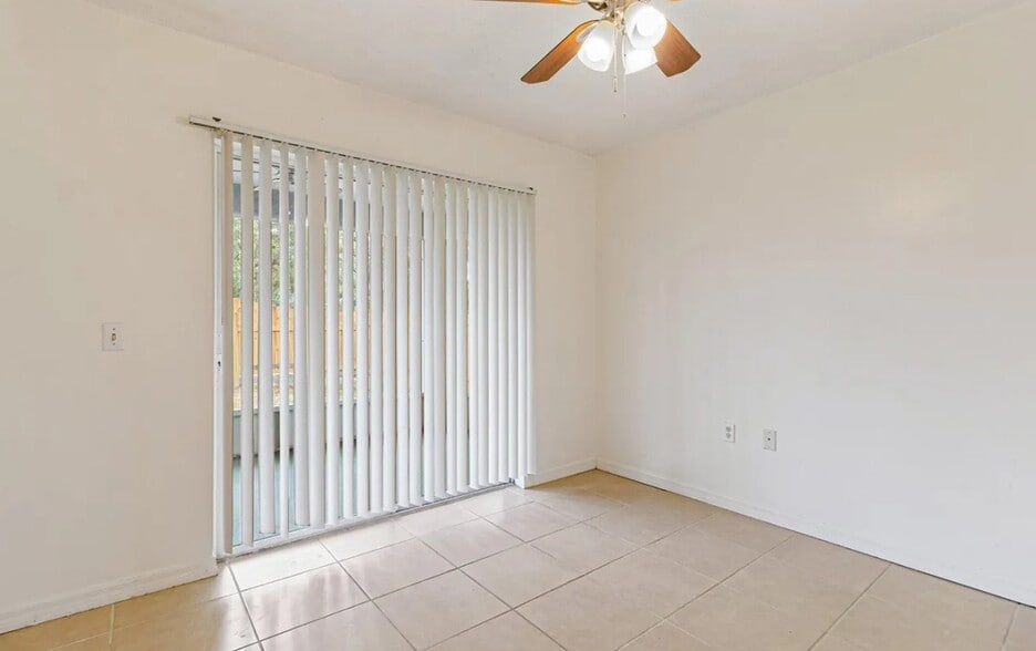 2nd Bedroom - 1706 Apache St NE