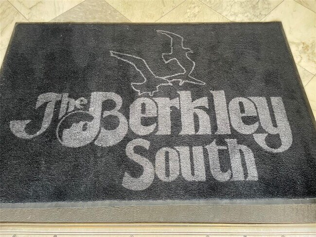 Building Photo - 3015 N Ocean Blvd