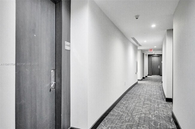 Building Photo - 1800 S Ocean Dr