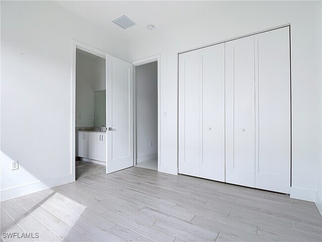 Building Photo - 5305 Marano Dr