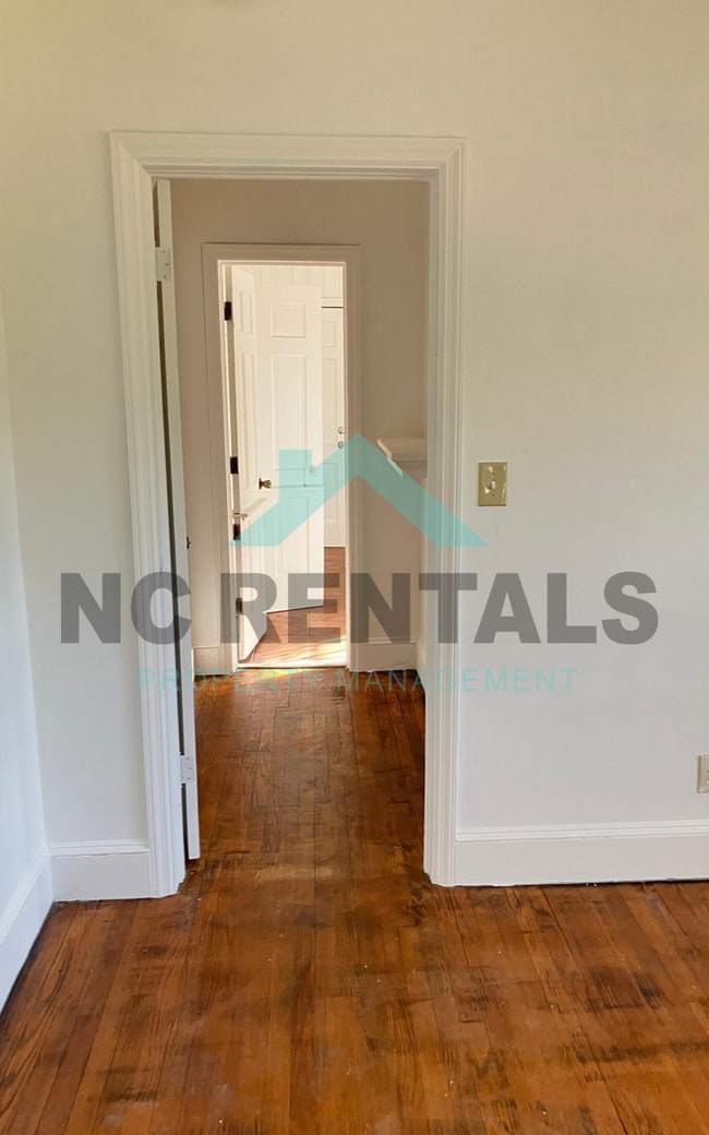 Building Photo - 414 N 3rd St