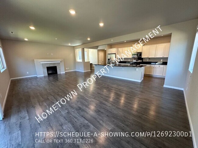 Building Photo - 3332 Juno Ct NE