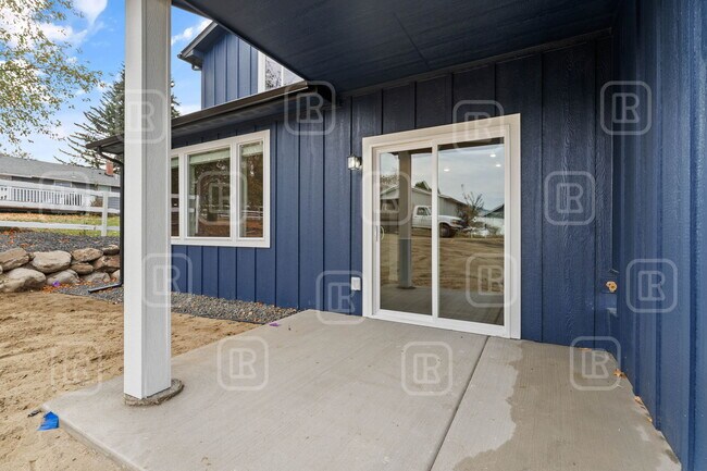 Building Photo - 309 S Grady Rd