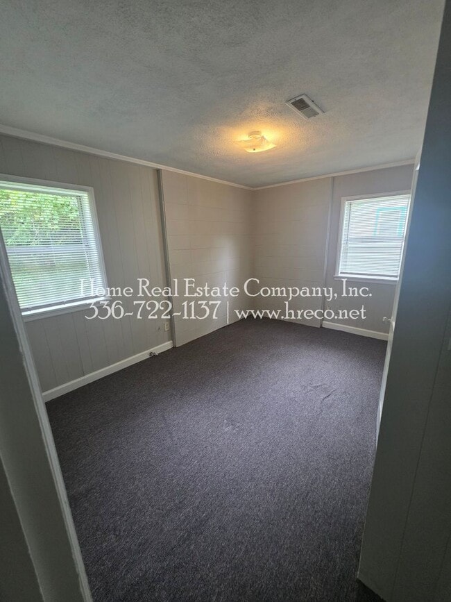 Building Photo - 921 Taft St
