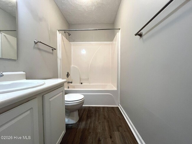 Building Photo - 477 Northwoods Dr