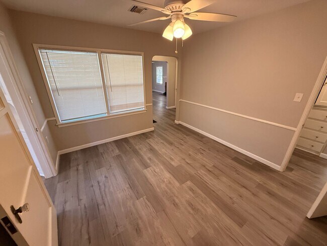 Building Photo - 2nd St., 829-831