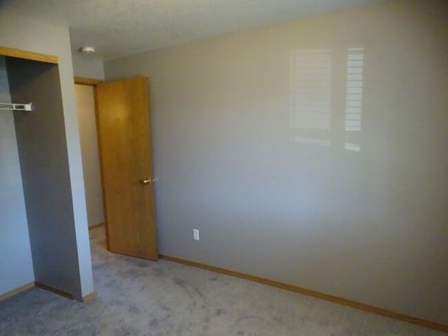 Building Photo - 7415 NE 64th Cir