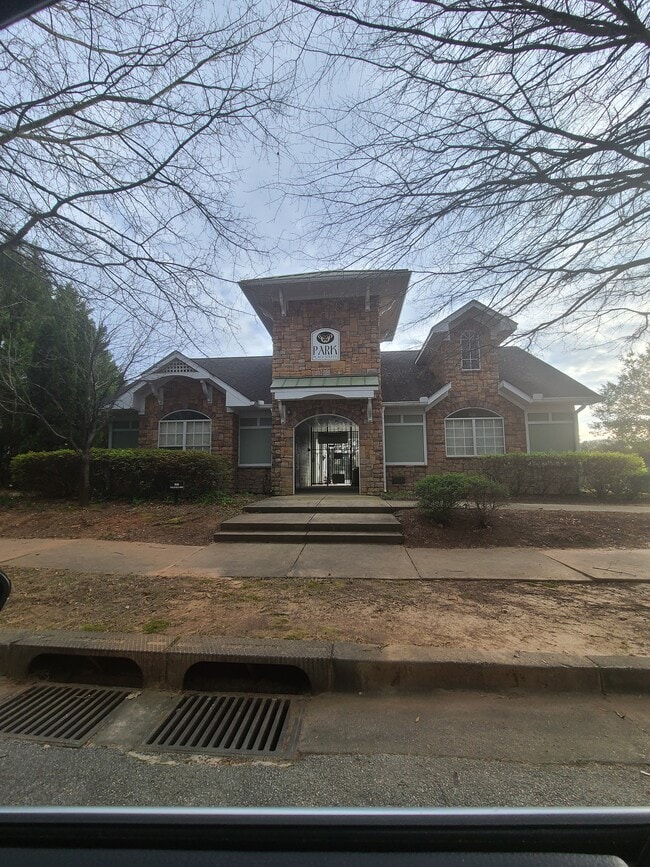 Building Photo - 1752 Pryor Rd SW