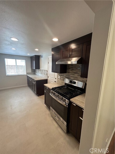 Building Photo - 852 Glenwick Ave