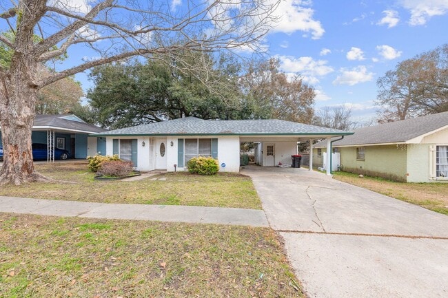 Building Photo - COMING APRIL 1ST!  NEWLY REMODELED HOME!