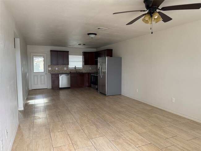 Building Photo - 2724 Avenue D