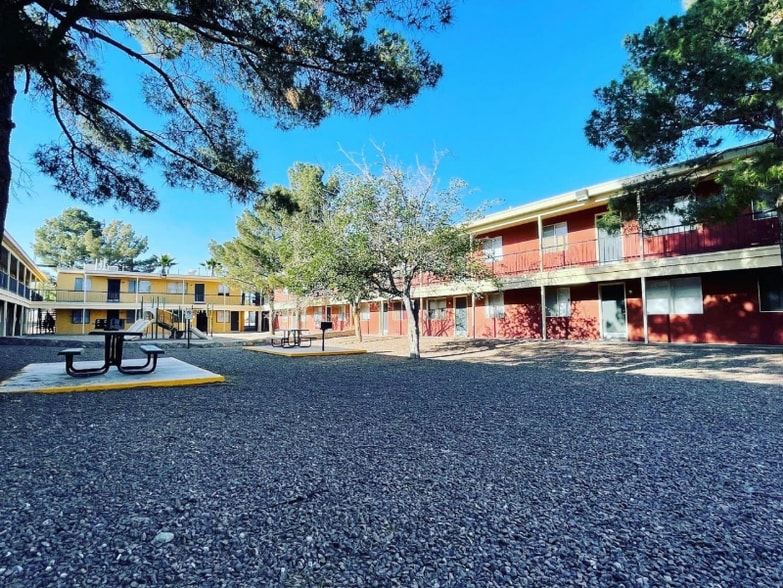 Building Photo - 525 N Carolina Dr