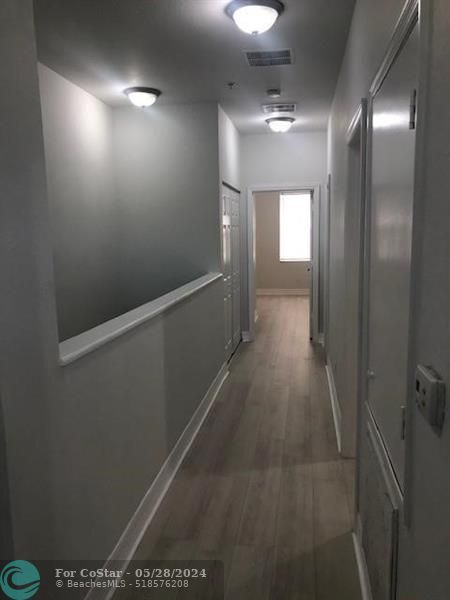 Building Photo - 1018 Pipers Cay Dr