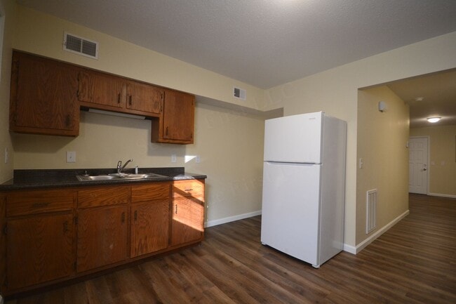 Building Photo - Pike Apartments