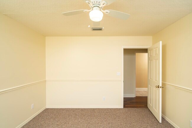 Building Photo - 2116 Wood Stork Ave