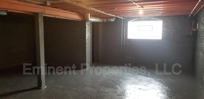 Building Photo - 8608 S Kingston Ave