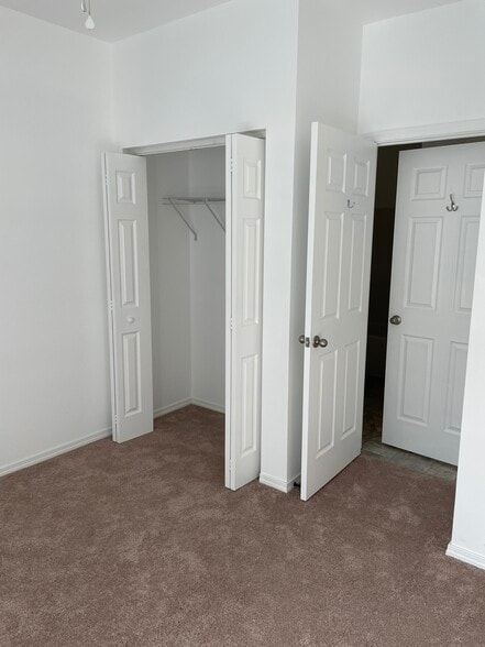 Building Photo - 18429 Crestwood Way