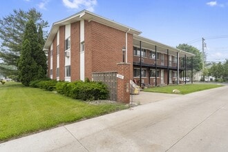 Building Photo - 426 Oak St