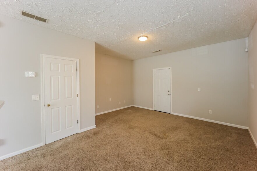 Building Photo - 6055 Camden Forrest Dr