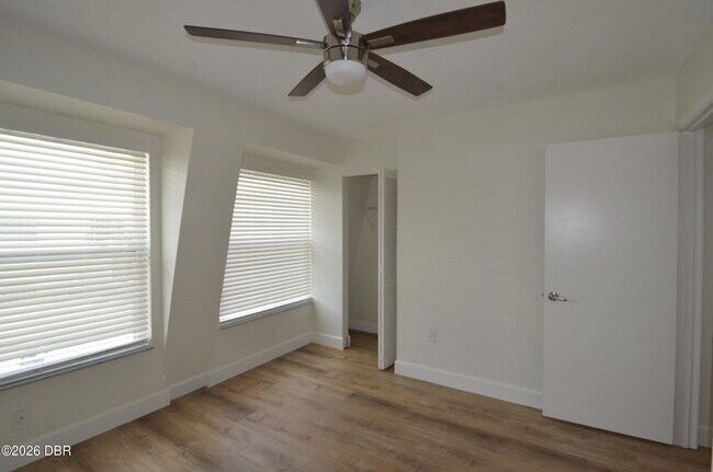 Building Photo - 175 Yorktowne Dr