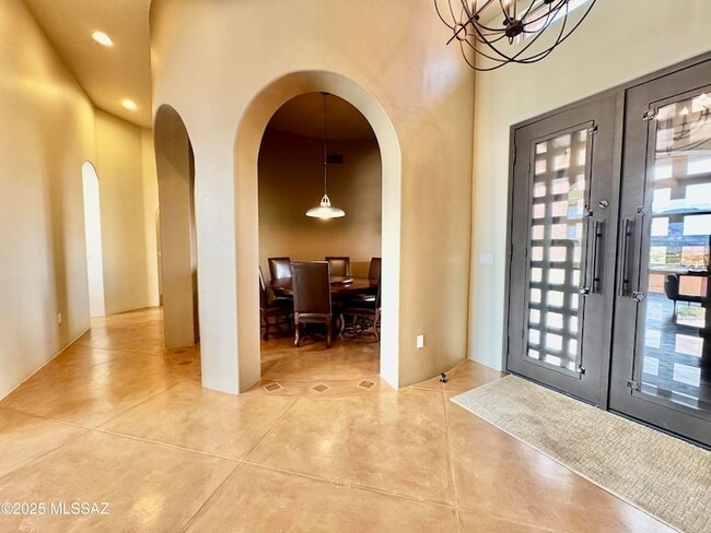 Building Photo - 11096 N Pusch Ridge View Pl